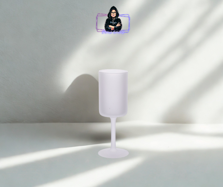 Coupe  en verre givré avec pied